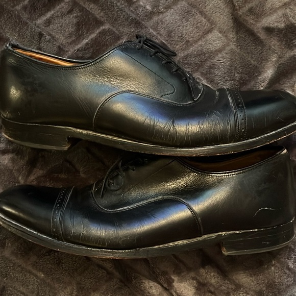 Johnston and Murphy Dress Shoes - Picture 2 of 4